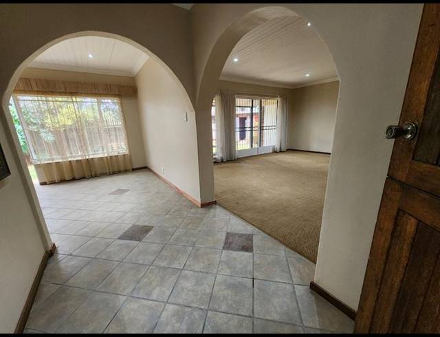 4 BEDROOM HOUSE FOR SALE IN SINOVILLE